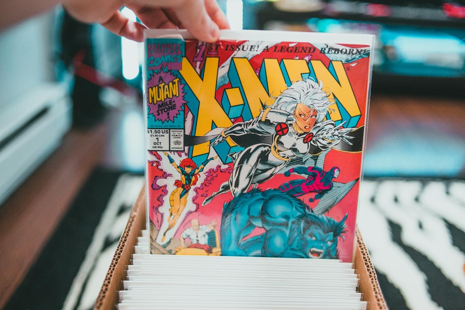 Austin Books & Comics in Austin: A Collector's Guide to Shopping Smart featured image: comic books and collector shelves